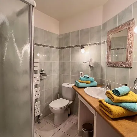 Relais Des Templiers 2*