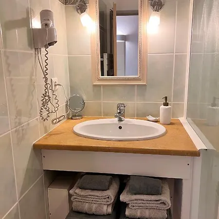 Hotel Relais Des Templiers Villecroze