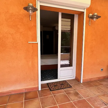 Relais Des Templiers Hotel 2*